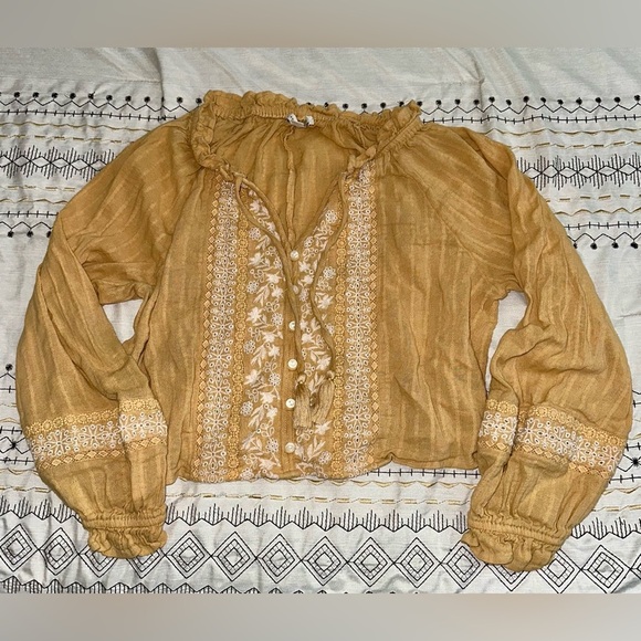 Embroidered cropped top - Picture 2 of 3